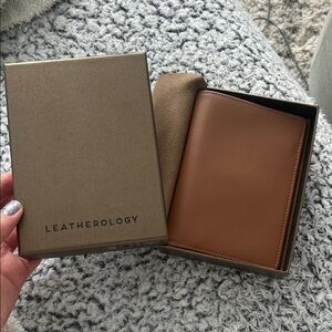 Leatherology Tan leather passport holder